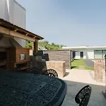 Casa De Cambres - By Rowdhouses *