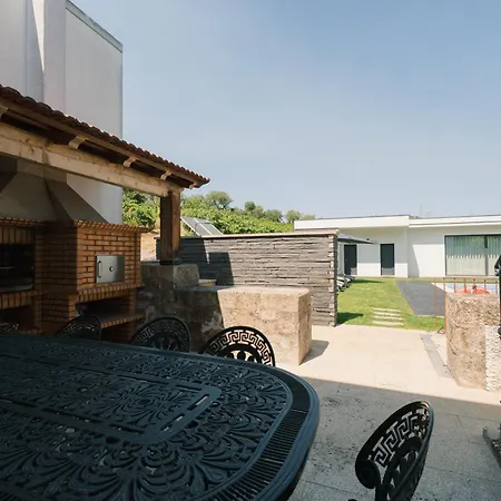 Casa De Cambres - By Rowdhouses *