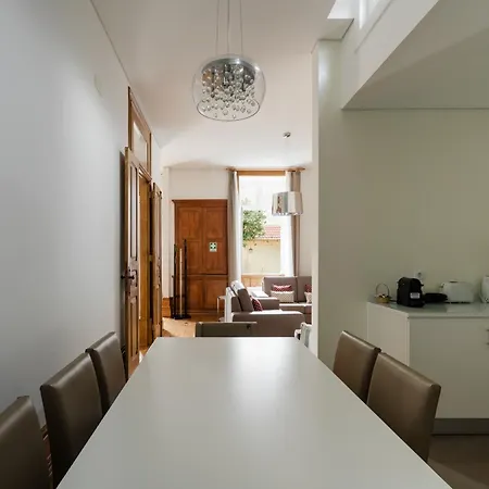 Casa De Cambres - By Rowdhouses *