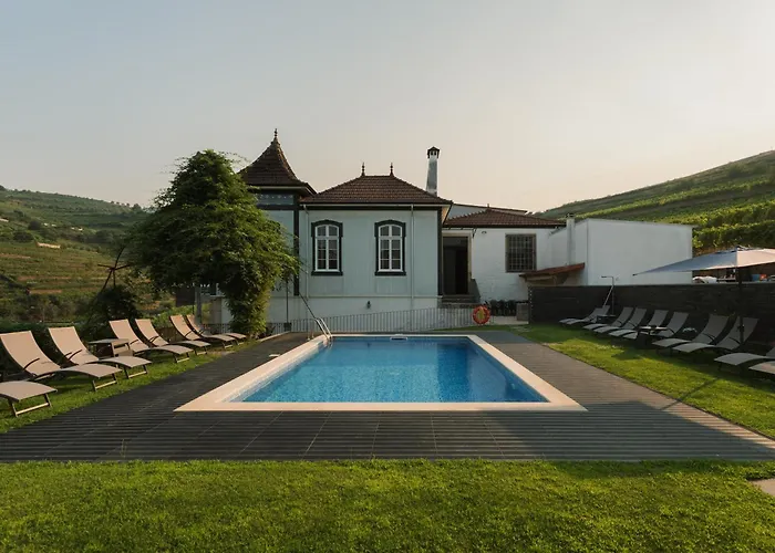 Gospodarstwo wiejskie Casa De Cambres - By Rowdhouses Lamego