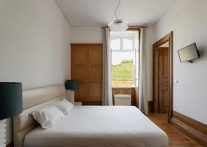 Casa De Cambres - By Rowdhouses *