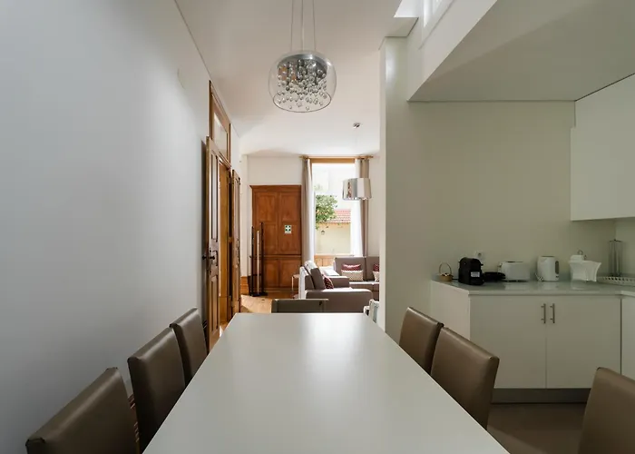 Casa De Cambres - By Rowdhouses *